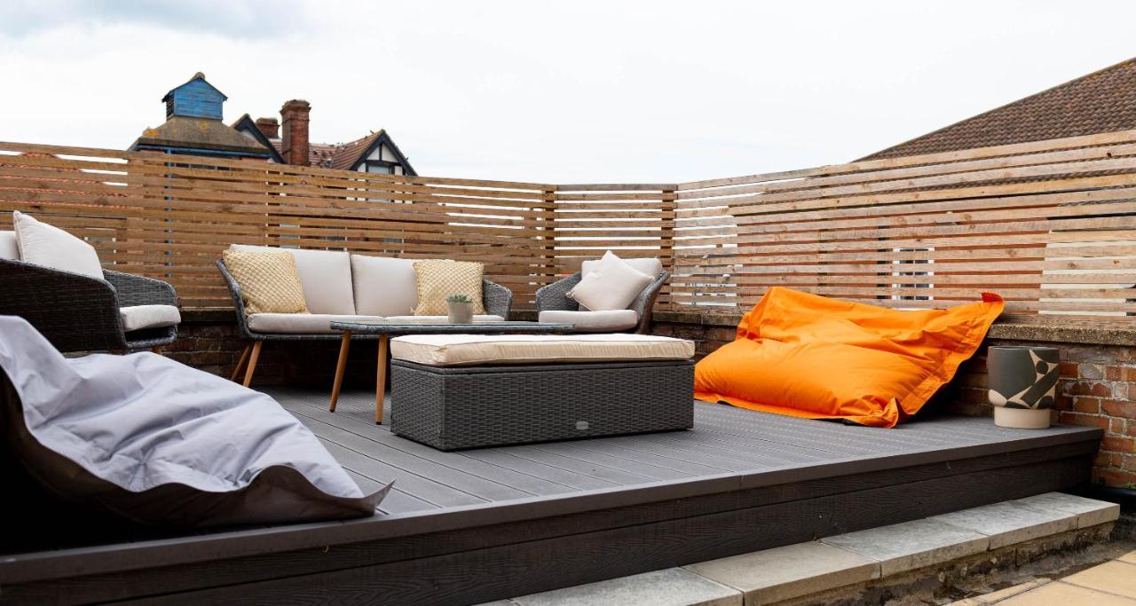 The Penthouse Villa Cromer Bagian luar foto